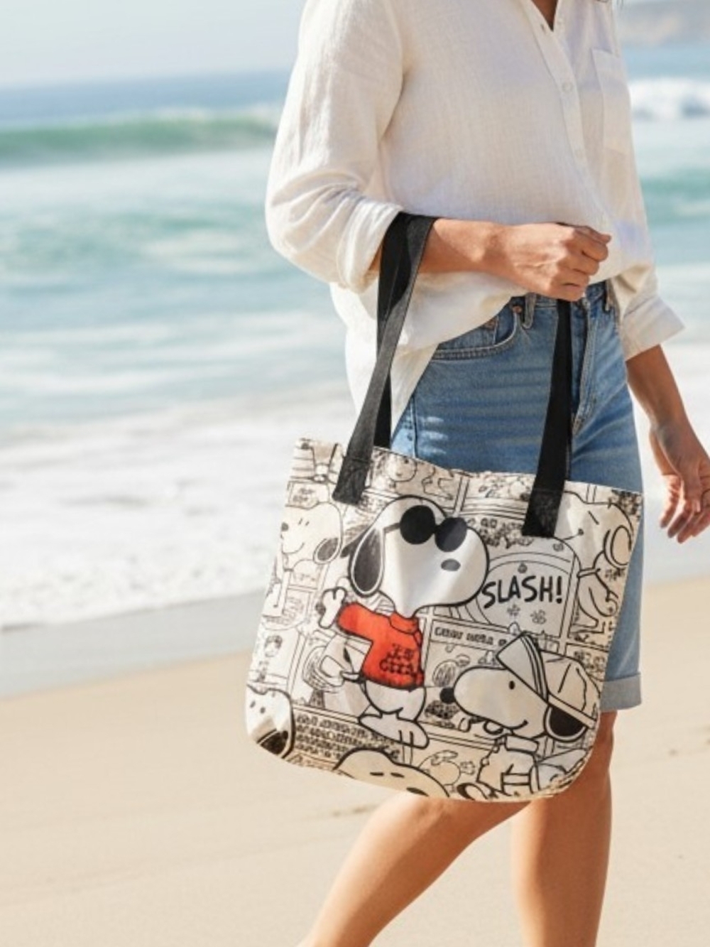 Peanuts -NWT Joe Cool/Snoopy Tote Bag,Zipper Closure Perfect for Beach Shopping